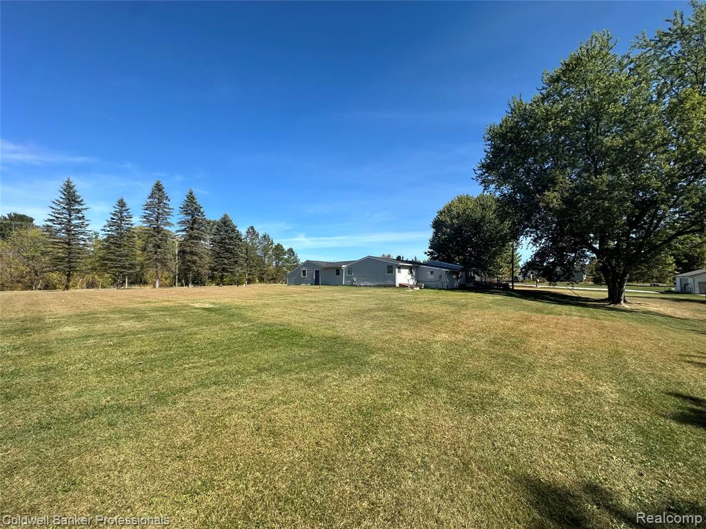 4925 Lippincott Road Lapeer, MI 48446 - Photo 2 of 23