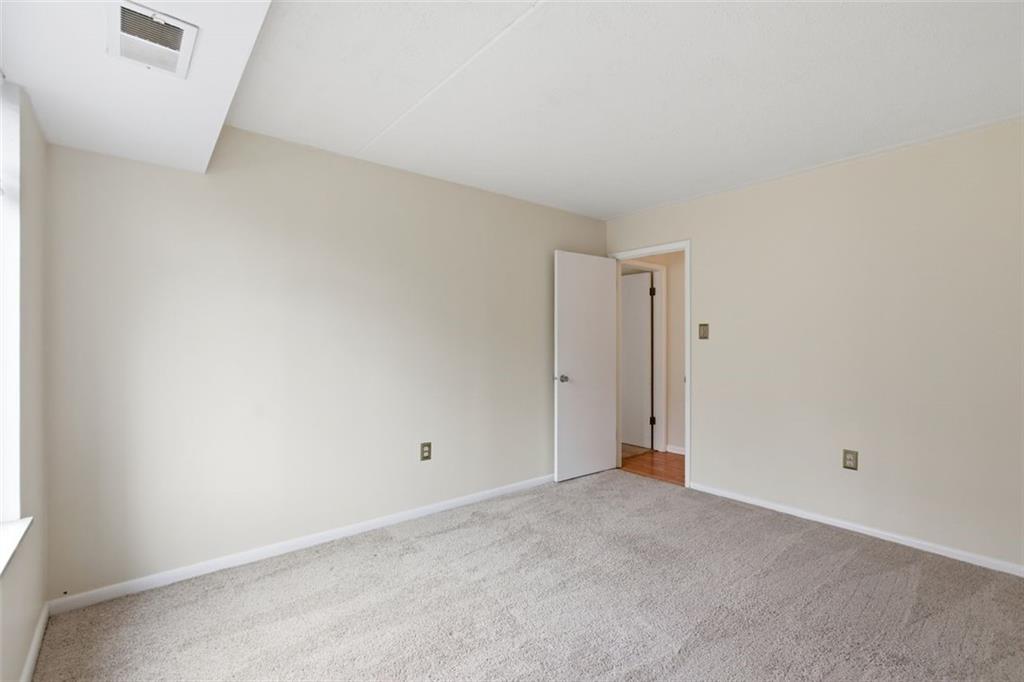 2160 Greentree Road, Unit 405W Pittsburgh, PA 15220 - Photo 25 of 32 a view of an empty room