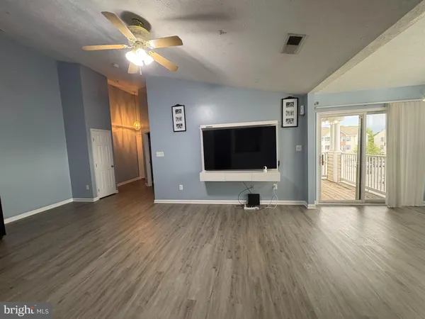 $299,000 | 5600 Avonshire Place, Unit J, Frederick, MD 21703