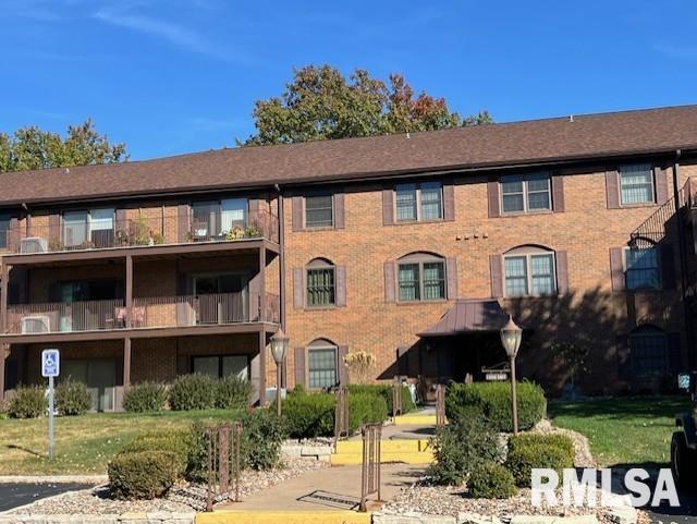 1350 Kimberly Ridge Road, Unit 105 Bettendorf, IA 52722 - Photo 3 of 39 Gallery Image 3