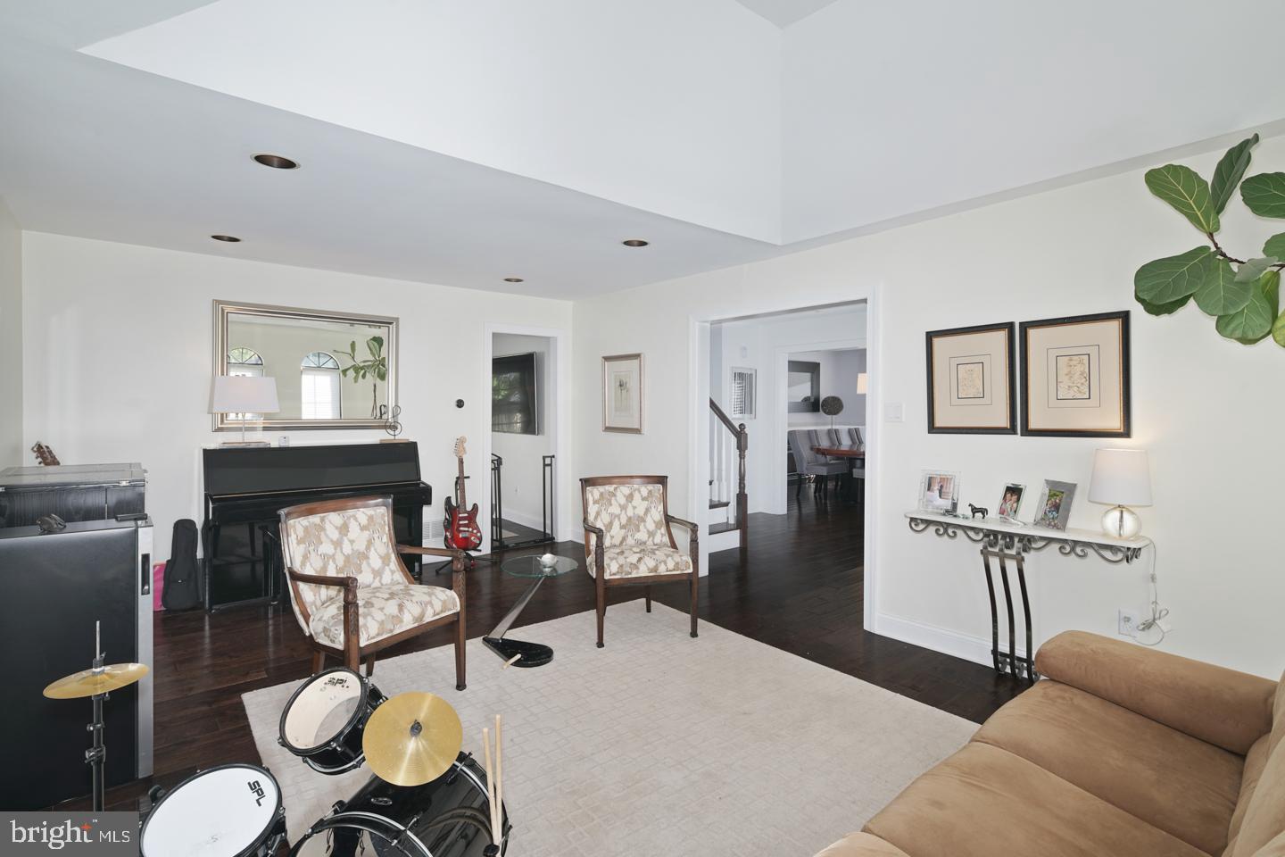 629 Greythorne Road Wynnewood, PA 19096 - Photo 3 of 23 Gallery Image 3
