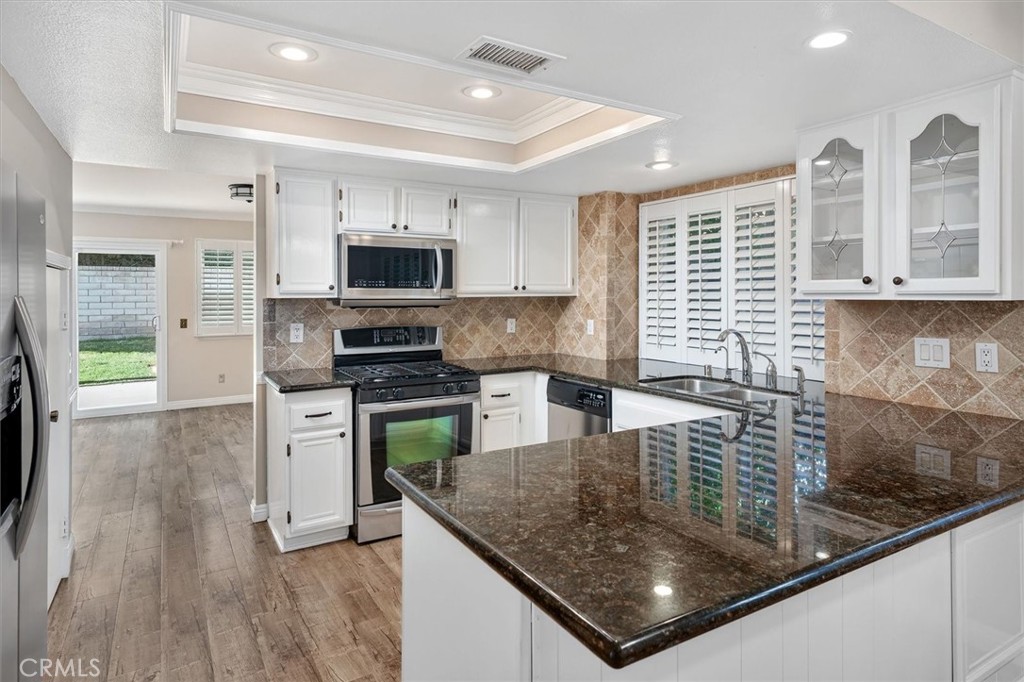 19447 Old Friend Road Canyon Country, CA 91351 - Photo 16 of 46 Kitchen with granite countertops