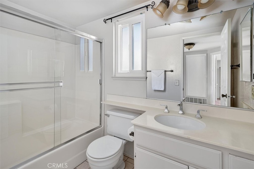 19447 Old Friend Road Canyon Country, CA 91351 - Photo 36 of 46 Upstairs Hall Bathroom