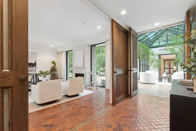 $3,895,000 | 240 Shore Acres Circle, Lake Bluff, IL 60044