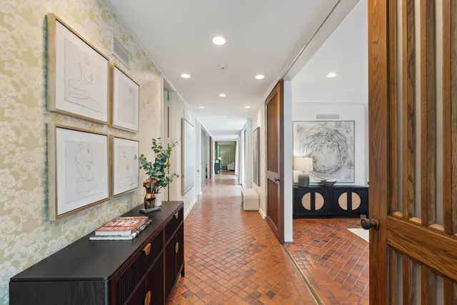 $3,895,000 | 240 Shore Acres Circle, Lake Bluff, IL 60044