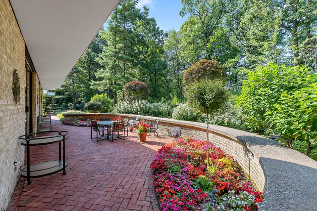 $3,895,000 | 240 Shore Acres Circle, Lake Bluff, IL 60044