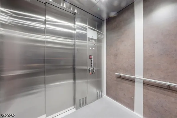 $615,000 | 21 Lincoln Park, Unit 302, Newark, NJ 07102