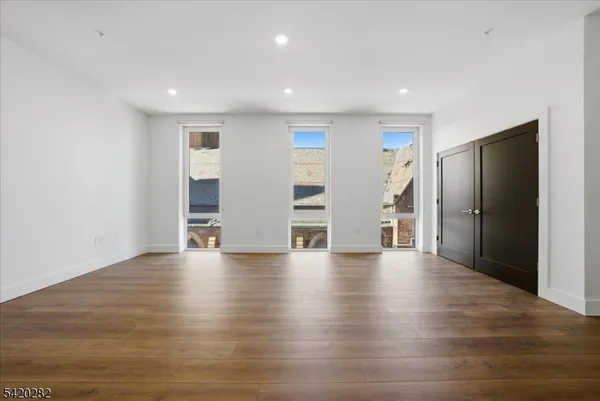$615,000 | 21 Lincoln Park, Unit 302, Newark, NJ 07102