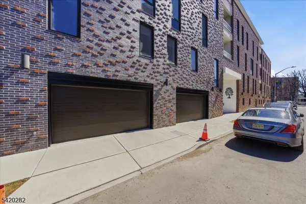 $615,000 | 21 Lincoln Park, Unit 302, Newark, NJ 07102