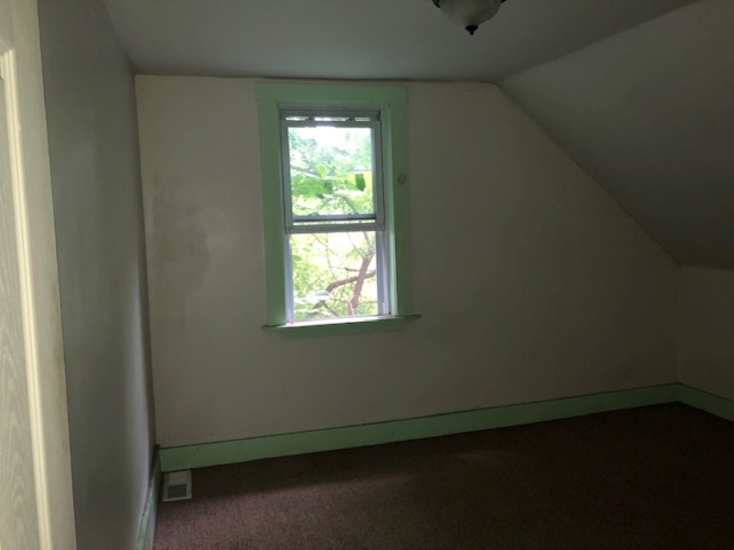 57 Summer Street Springfield, VT 05156 - Photo 6 of 34