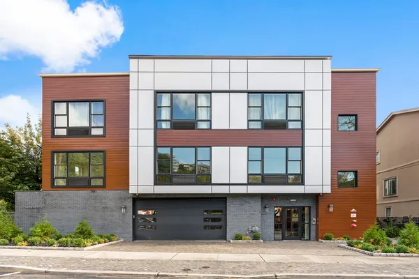 $3,350 | 26 Grand Street, Unit 302, Weehawken, NJ 07086
