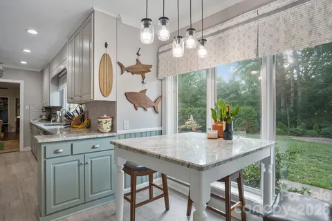 $634,900 | 560 11th Ave Circle Northwest, Hickory, NC 28601