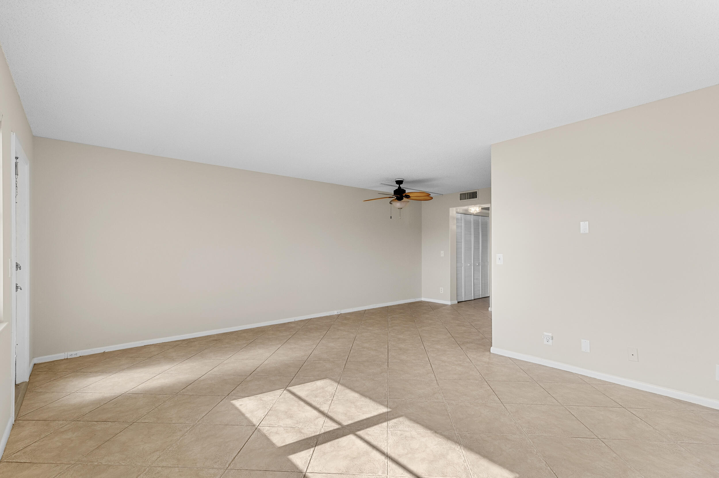 3013 Wolverton East Boca Raton, FL 33434 - Photo 5 of 39 _dsc1060