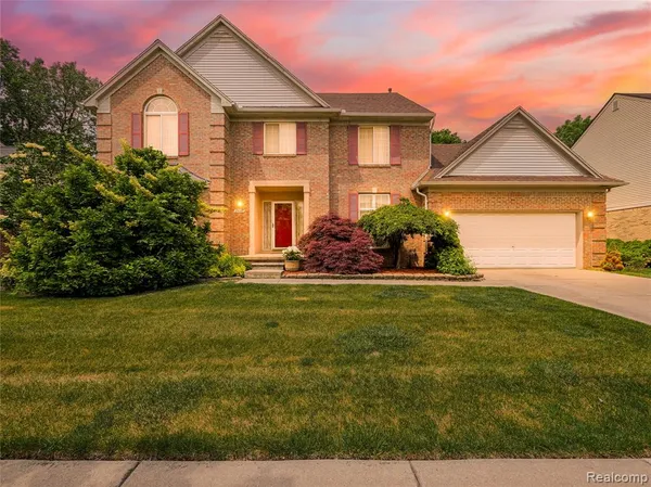 $675,000 | 2931 Briarwood Drive, Troy, MI 48085