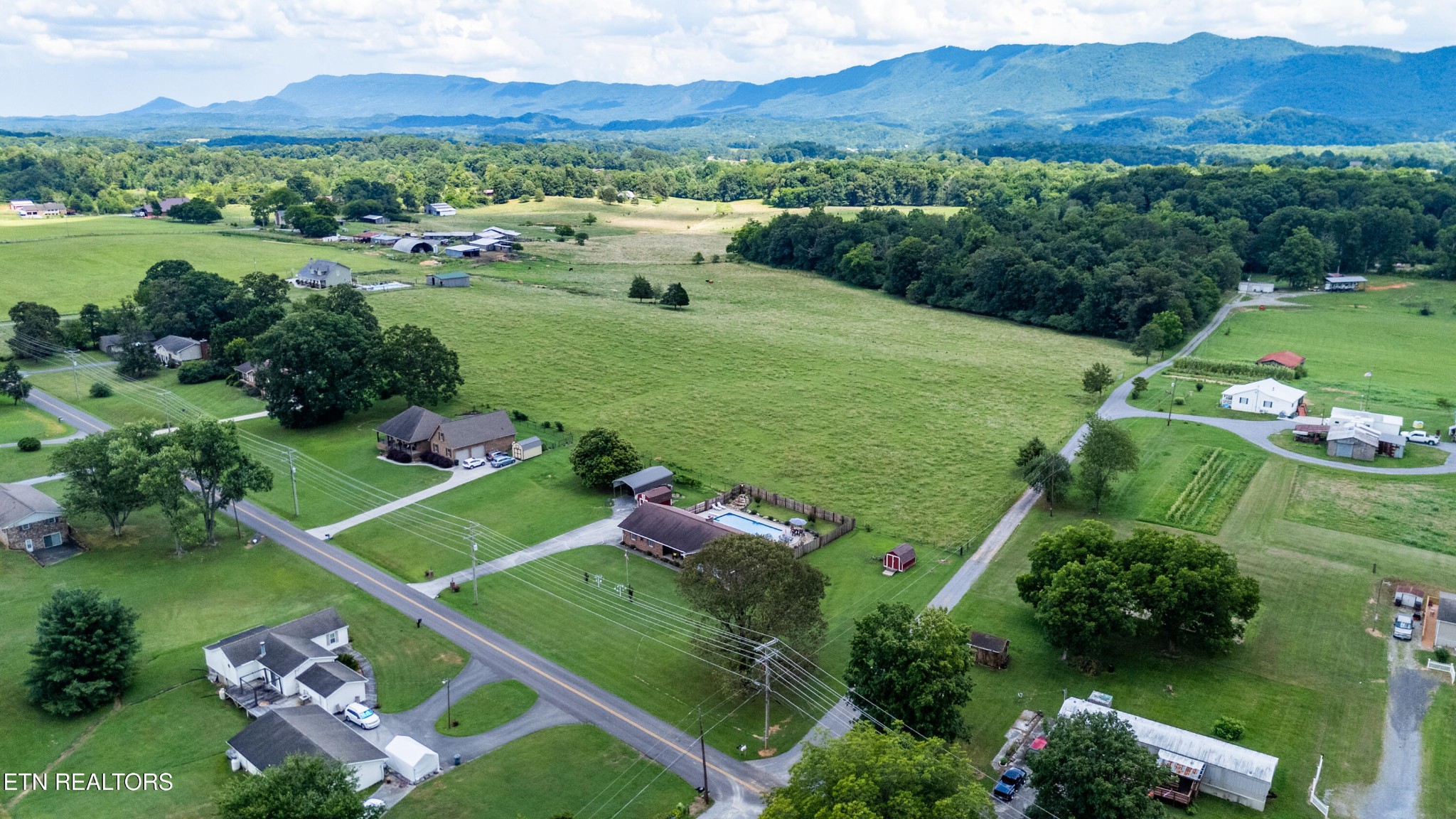 4516 Pea Ridge Road Maryville, TN 37804 - Photo 40 of 49 Gallery Image 40