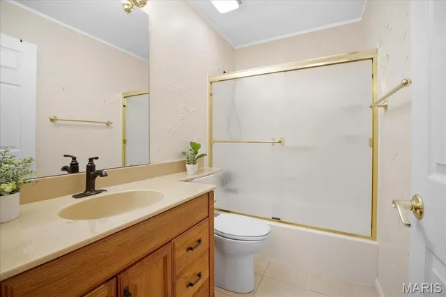 $189,900 | 11846 Sologne Court, Maryland Heights, MO 63043