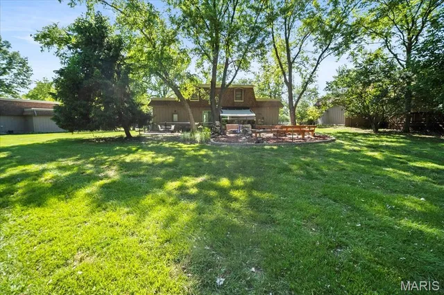 $189,900 | 11846 Sologne Court, Maryland Heights, MO 63043