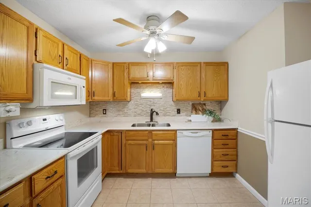 $189,900 | 11846 Sologne Court, Maryland Heights, MO 63043