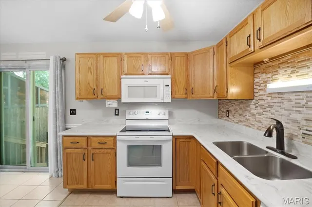 $189,900 | 11846 Sologne Court, Maryland Heights, MO 63043