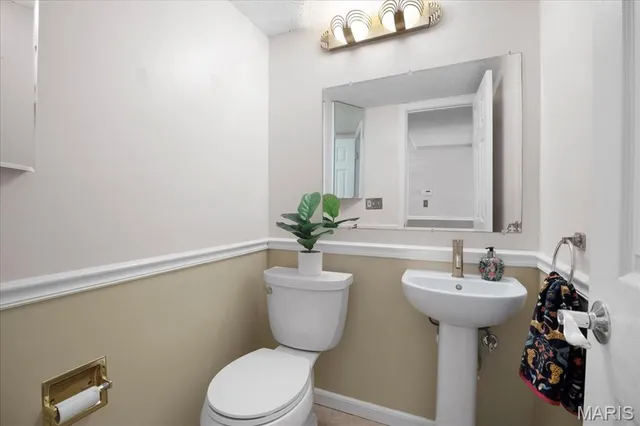 $189,900 | 11846 Sologne Court, Maryland Heights, MO 63043