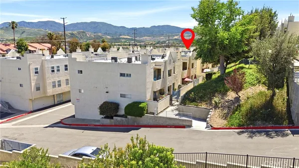 $2,800 | 18209 Sierra Highway, Unit 30, Canyon Country, CA 91351
