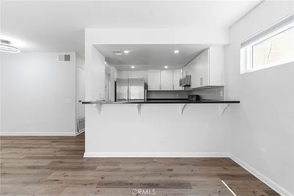 $2,800 | 18209 Sierra Highway, Unit 30, Canyon Country, CA 91351