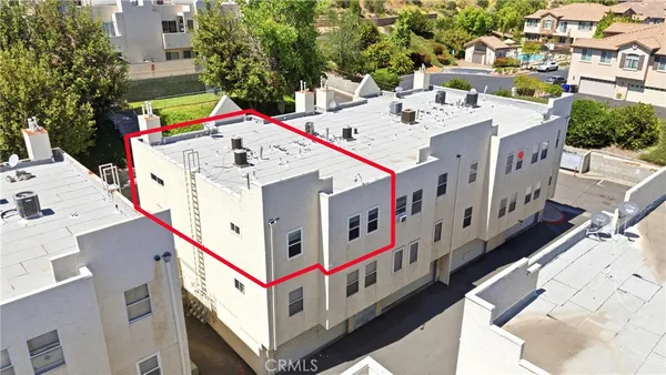 $2,800 | 18209 Sierra Highway, Unit 30, Canyon Country, CA 91351