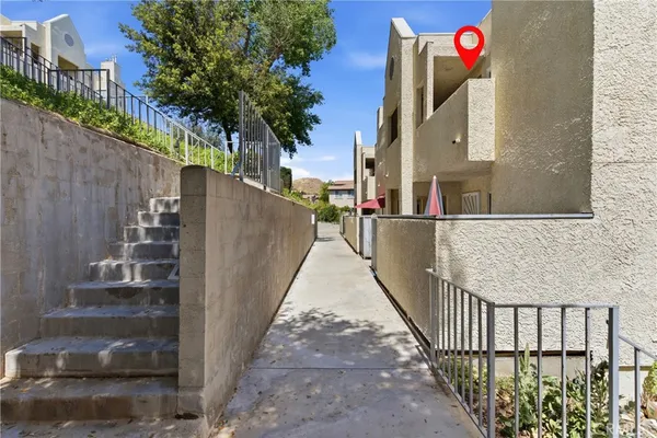 $2,800 | 18209 Sierra Highway, Unit 30, Canyon Country, CA 91351