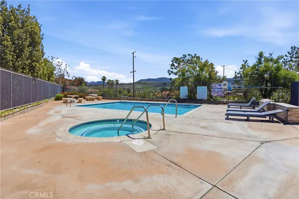 $2,800 | 18209 Sierra Highway, Unit 30, Canyon Country, CA 91351