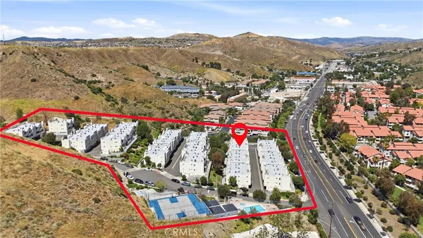 $2,800 | 18209 Sierra Highway, Unit 30, Canyon Country, CA 91351