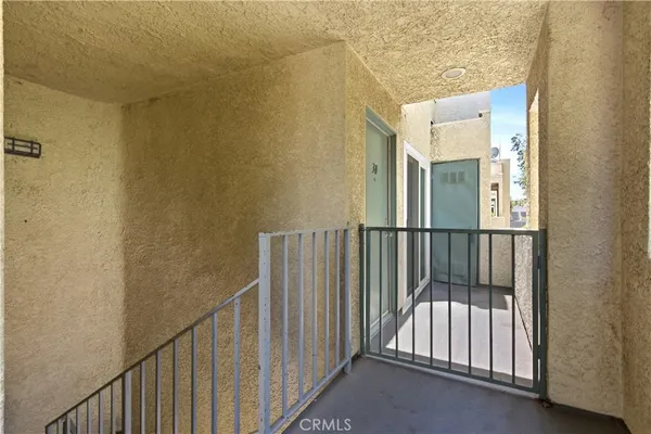 $2,800 | 18209 Sierra Highway, Unit 30, Canyon Country, CA 91351