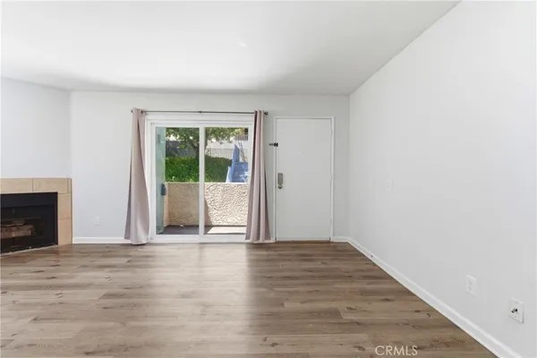 $2,800 | 18209 Sierra Highway, Unit 30, Canyon Country, CA 91351