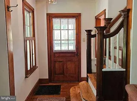 a view of a back yard