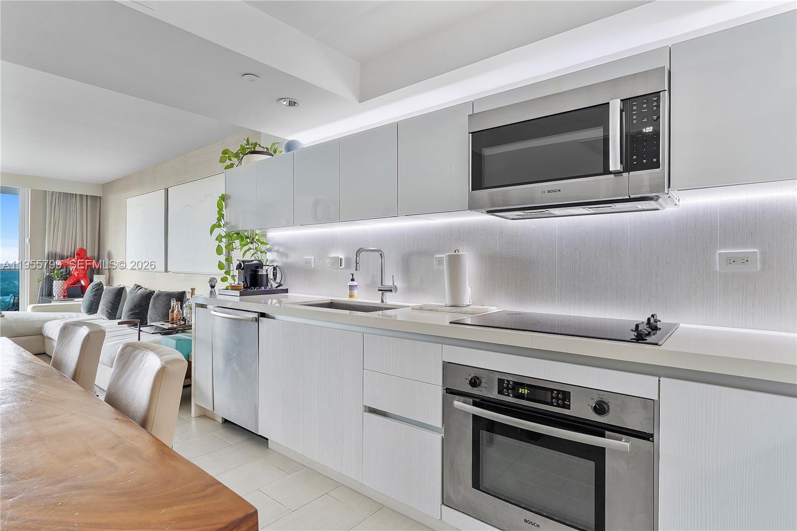 102 24th Street, Unit 1427 Miami Beach, FL 33139 - Photo 19 of 77