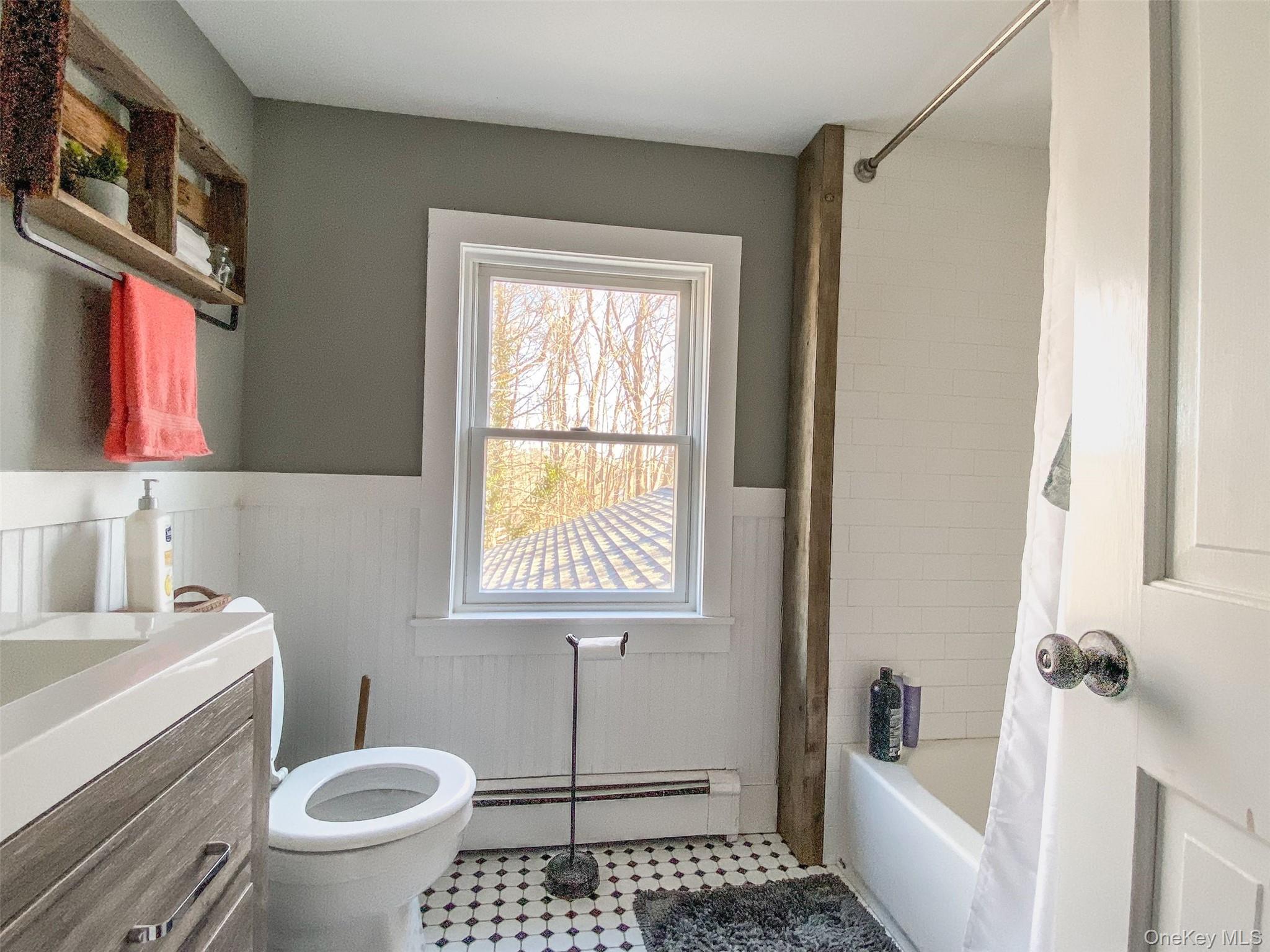 14500 Main Road Mattituck, NY 11952 - Photo 11 of 14 Gallery Image 11