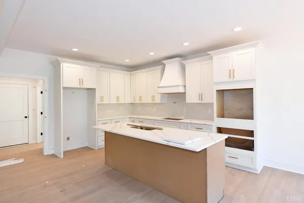 $769,900 | 165 Sassafras Court, Moneta, VA 24121