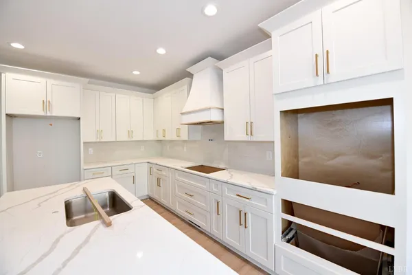 $769,900 | 165 Sassafras Court, Moneta, VA 24121