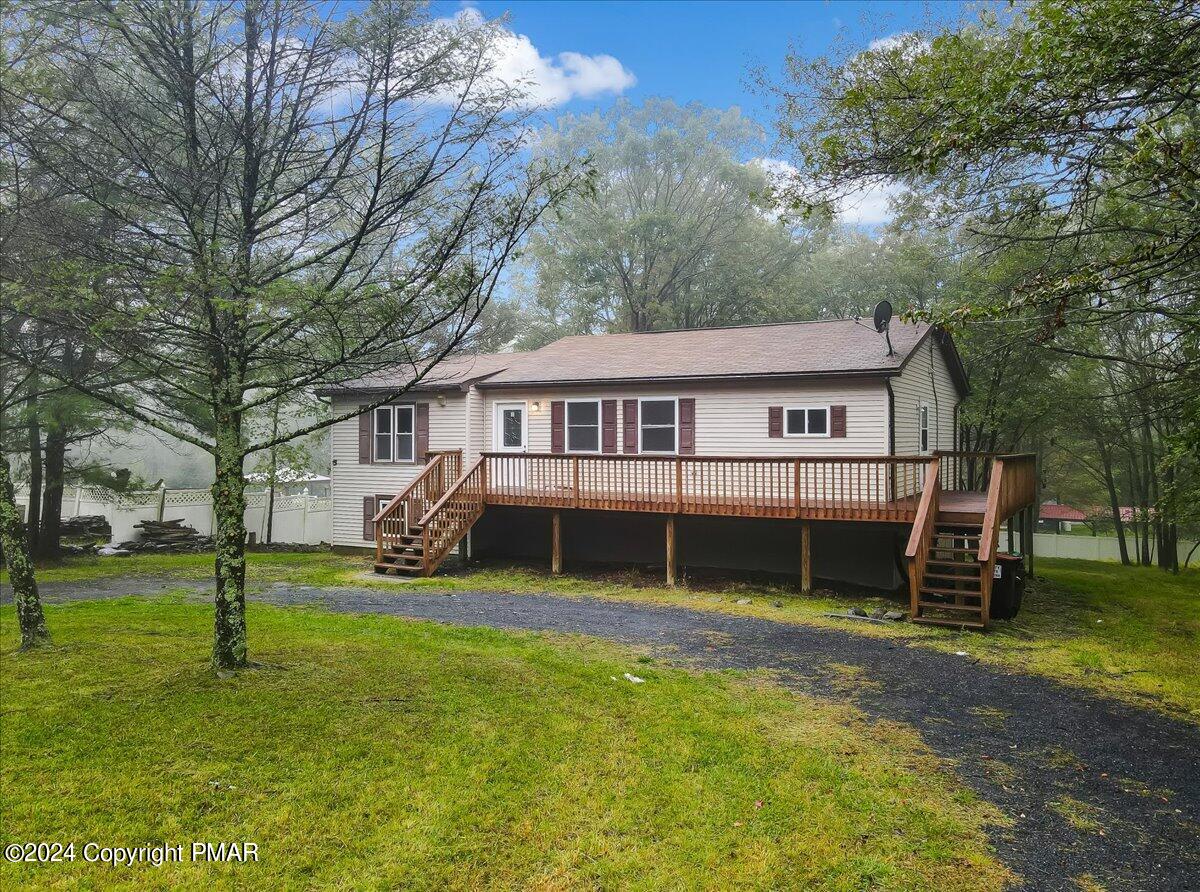 4860 Pine Ridge Drive East Bushkill, PA 18324 - Photo 4 of 55 4860 W Pine Ridge Drive