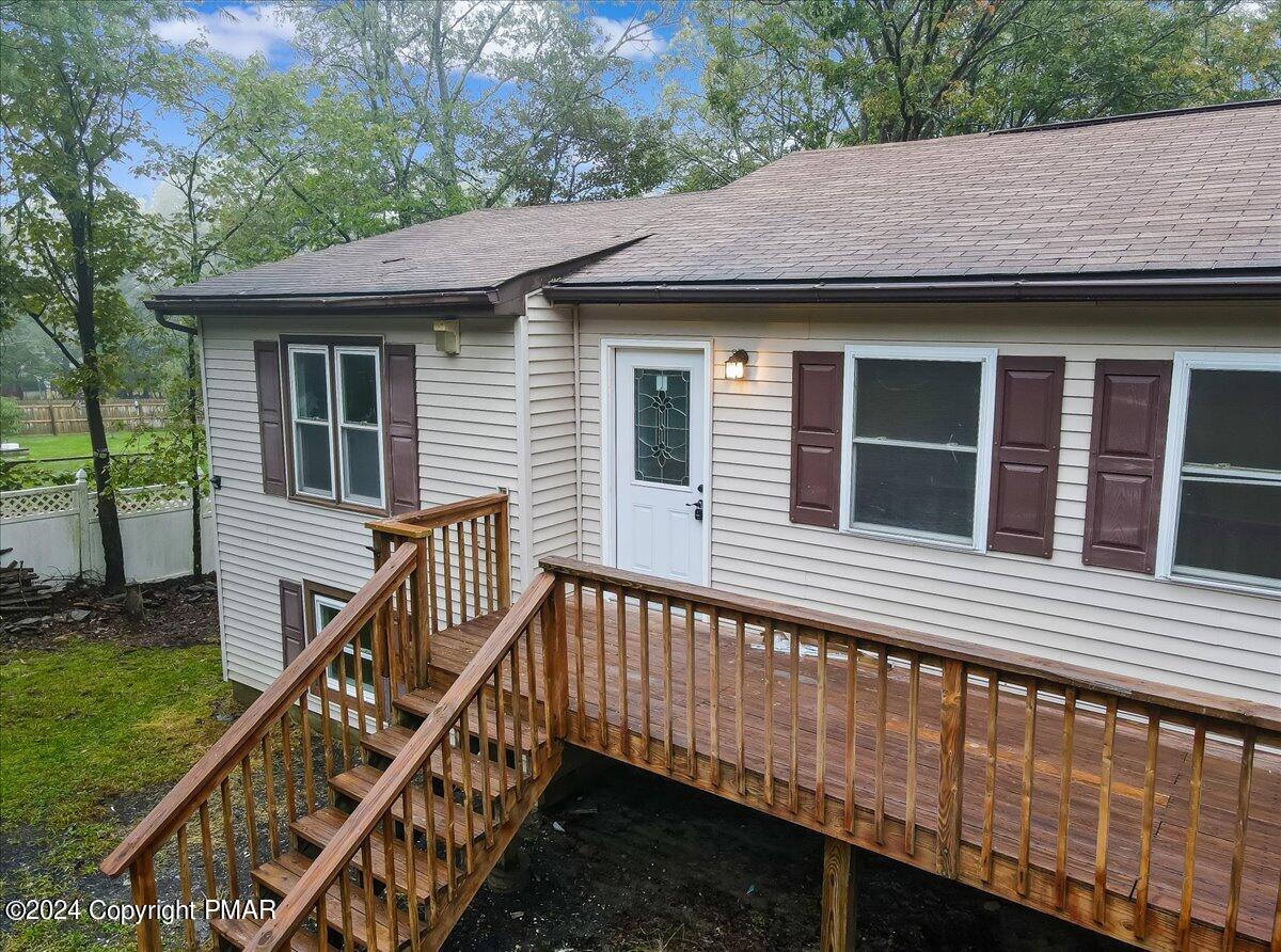 4860 Pine Ridge Drive East Bushkill, PA 18324 - Photo 5 of 55 4860 W Pine Ridge Drive