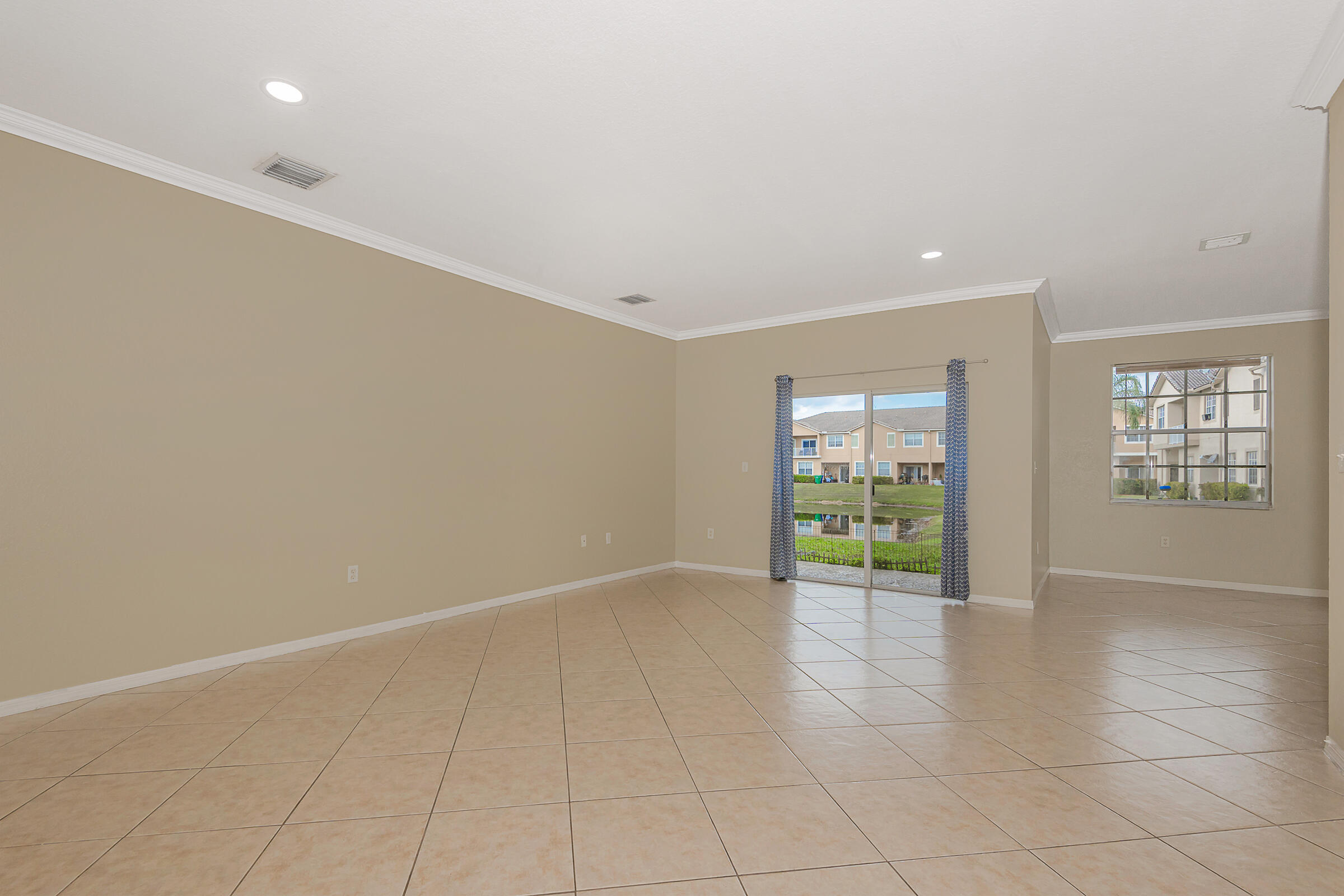 13117 Southwest 44th Street, Unit 12104 Miramar, FL 33027 - Photo 4 of 41 Living room