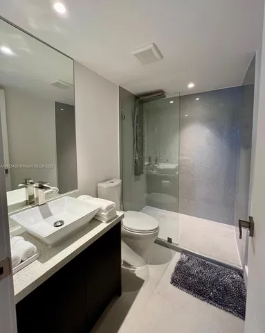 $4,000 | 6820 Indian Creek Drive, Unit 5C, Miami Beach, FL 33141