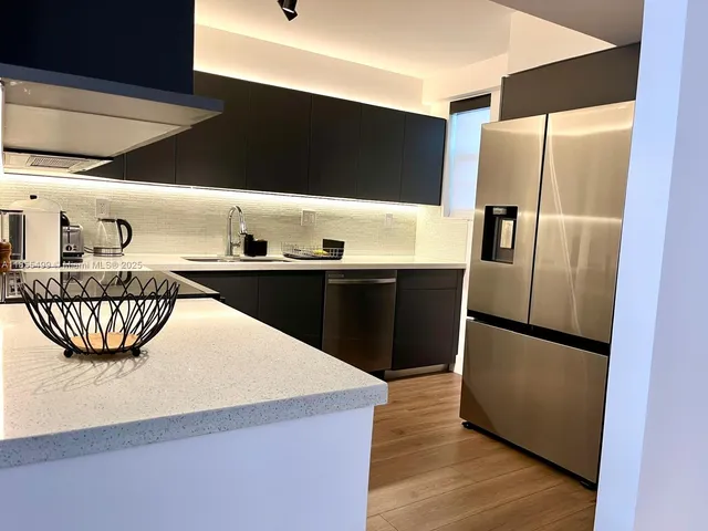 $4,000 | 6820 Indian Creek Drive, Unit 5C, Miami Beach, FL 33141