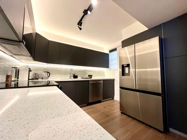 $4,000 | 6820 Indian Creek Drive, Unit 5C, Miami Beach, FL 33141