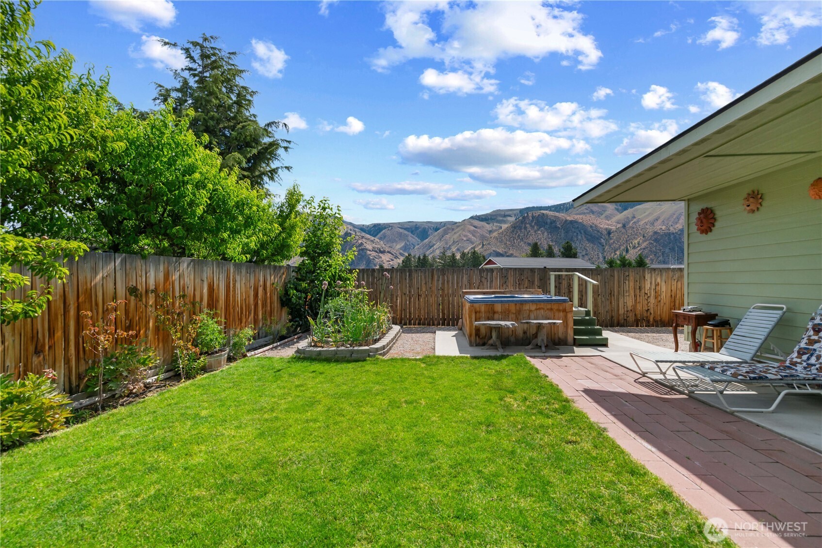 1010 Crest Loop Entiat, WA 98822 - Photo 14 of 35