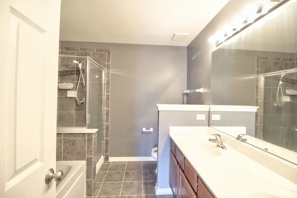 $2,650 | 2378 Georgetown Circle, Aurora, IL 60503