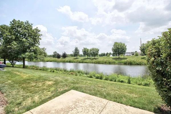 $2,650 | 2378 Georgetown Circle, Aurora, IL 60503