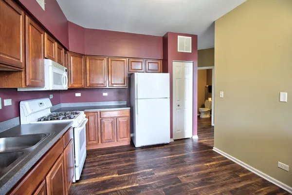 $2,650 | 2378 Georgetown Circle, Aurora, IL 60503