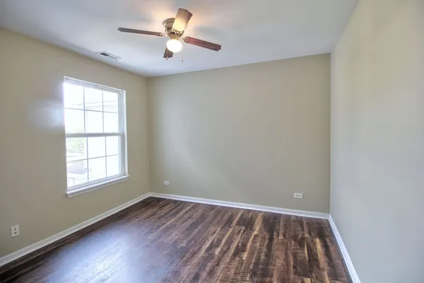 $2,650 | 2378 Georgetown Circle, Aurora, IL 60503