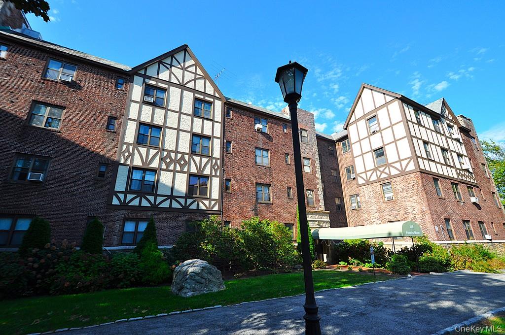 120 Stonelea Place, Unit 3M New Rochelle, NY 10801 - Photo 11 of 35 View of building exterior