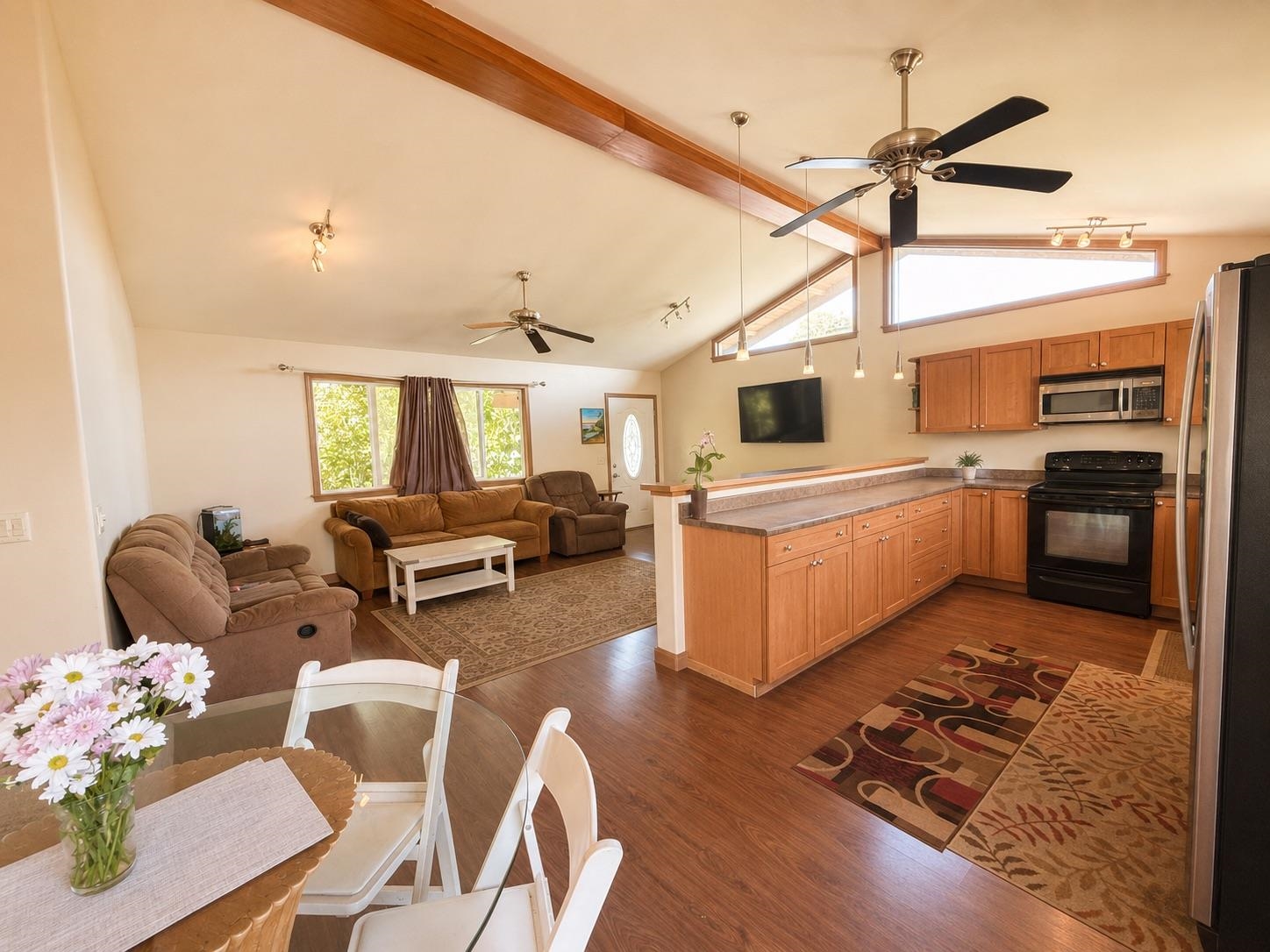 2615 Kaupakalua Road Haiku, HI 96708 - Photo 23 of 47 House 2 - Great Room